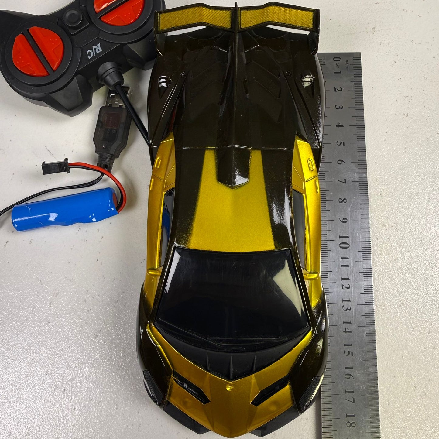 Remote Control Car Rechargeable car 1:24 scale